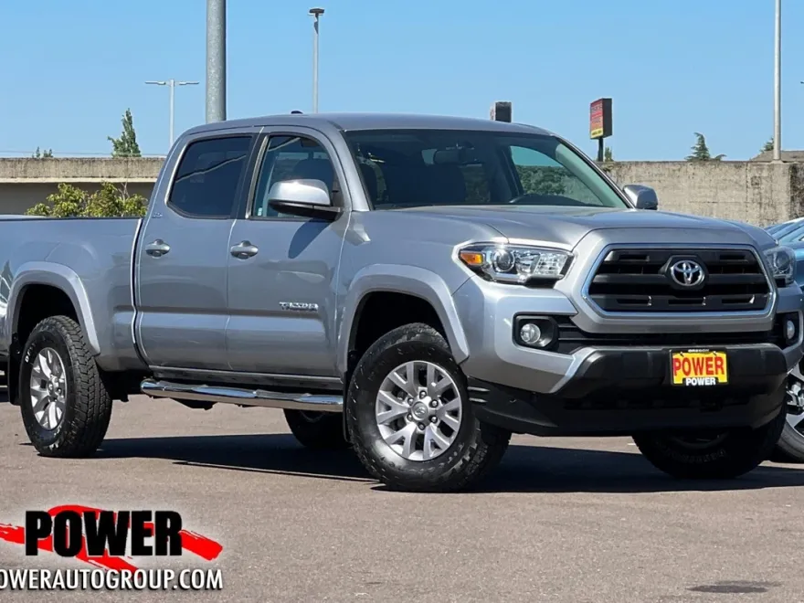 2016 Toyota Tacoma SR5 photo 1