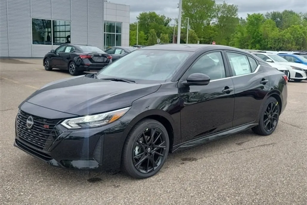 2025 Nissan Sentra SR photo 1