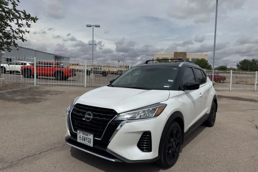 2024 Nissan Kicks SV photo 1