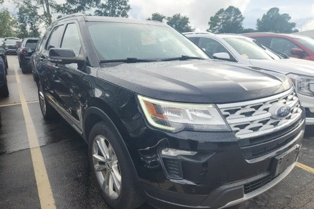 2018 Ford Explorer XLT photo 1