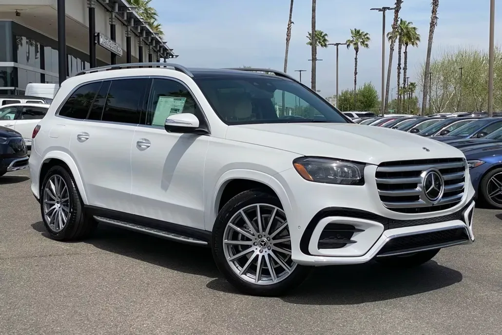 2025 Mercedes Benz GLS 580 4MATIC photo 1