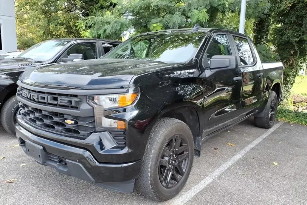 2022 Chevrolet Silverado 1500 Custom photo 1