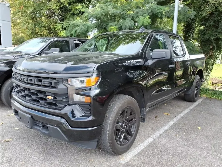 2022 Chevrolet Silverado 1500 Custom photo 1