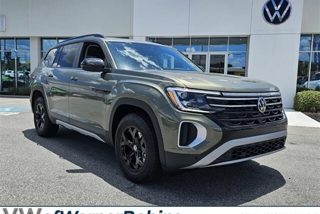 2025 Volkswagen Atlas SE Technology Peak Edition photo 1