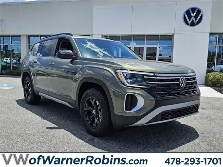 2025 Volkswagen Atlas SE Technology Peak Edition photo 1