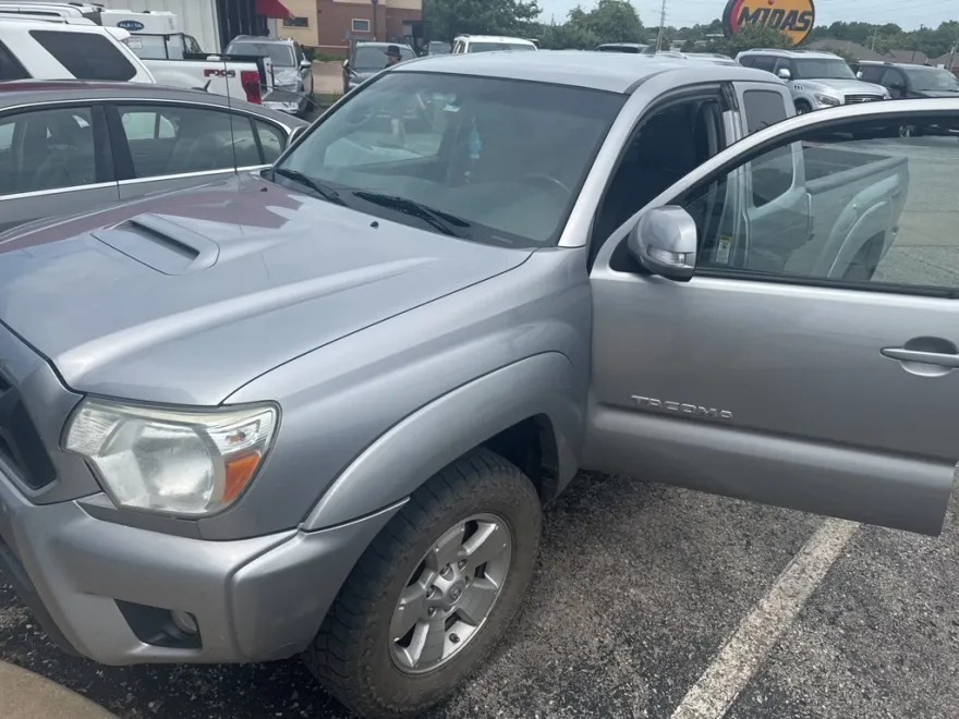2015 Toyota Tacoma photo 1