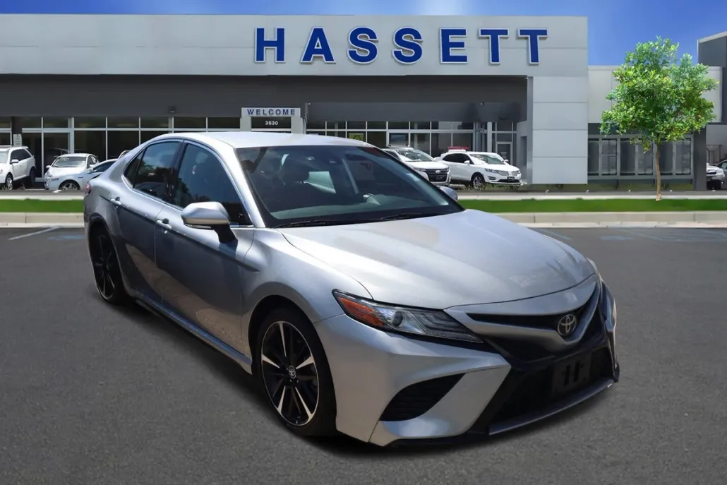 2019 Toyota Camry XSE photo 1