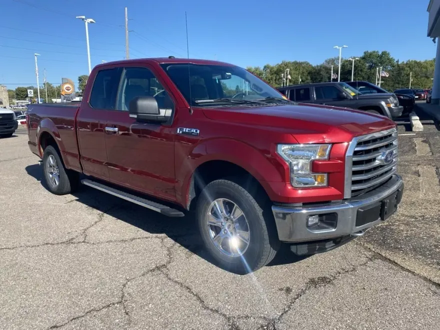 2016 Ford F-150 XLT photo 1