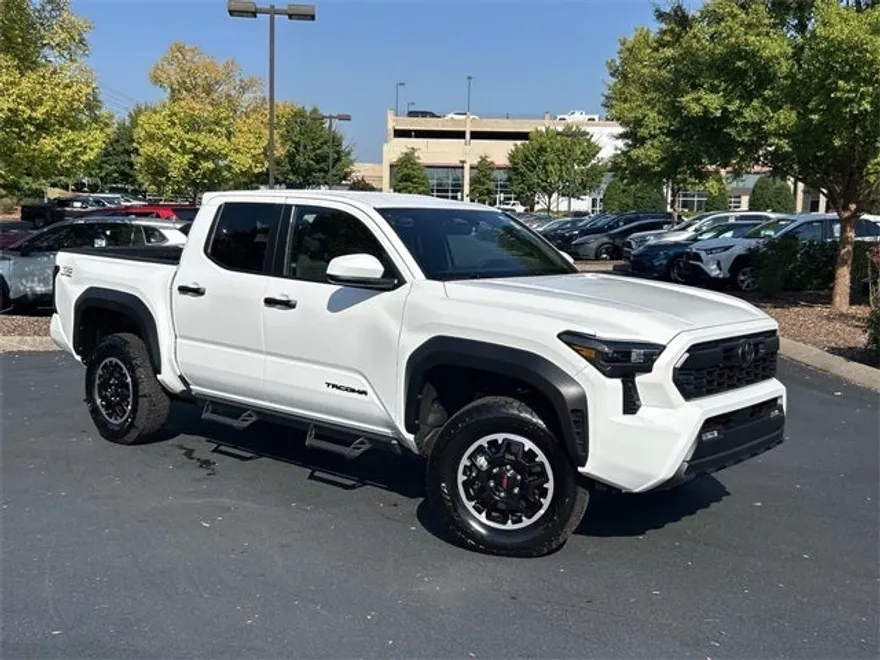 2025 Toyota Tacoma TRD Off-Road photo 1