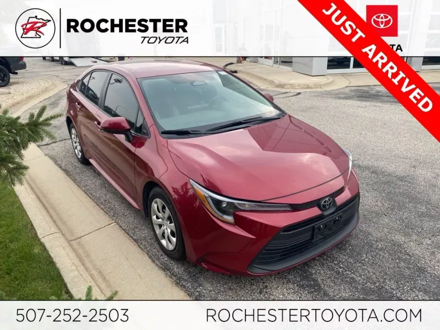 2024 Toyota Corolla LE photo 1