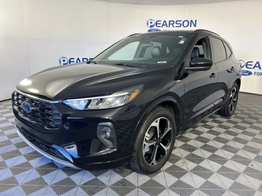 2023 Ford Escape ST-Line Select photo 1