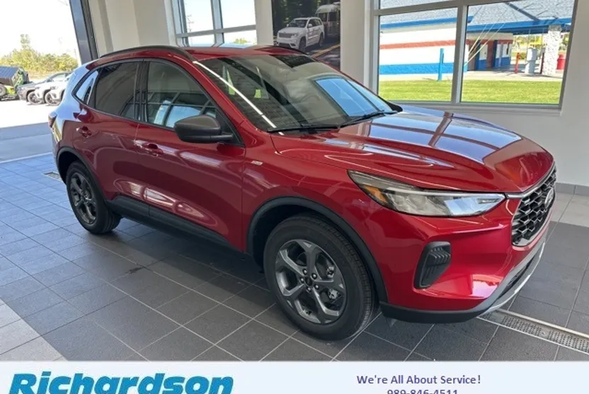2025 Ford Escape ST-Line photo 1