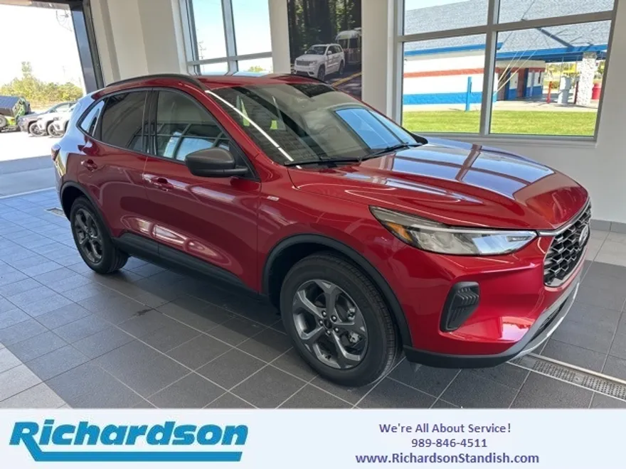 2025 Ford Escape ST-Line photo 1