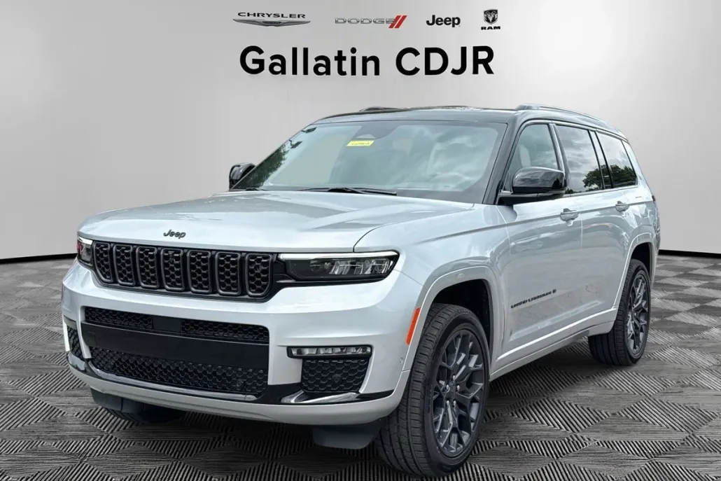 2025 Jeep Grand Cherokee L Summit photo 1