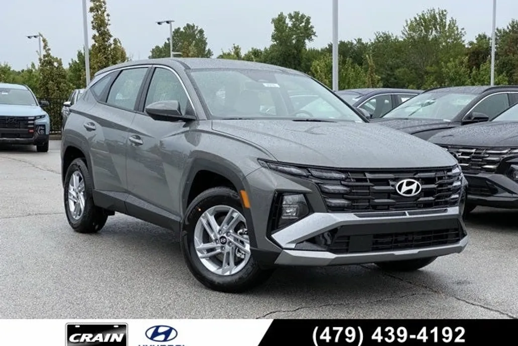 2025 Hyundai Tucson SE photo 1