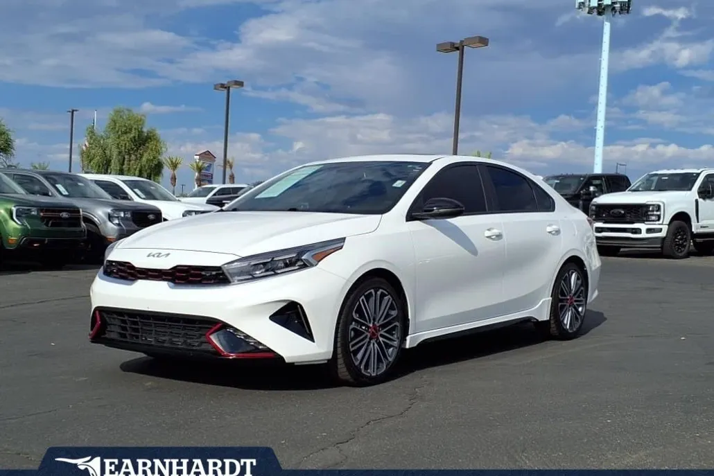 2023 Kia Forte GT photo 1