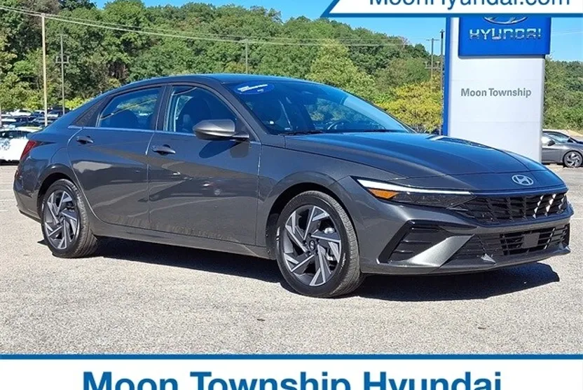 2025 Hyundai Elantra SEL Convenience photo 1