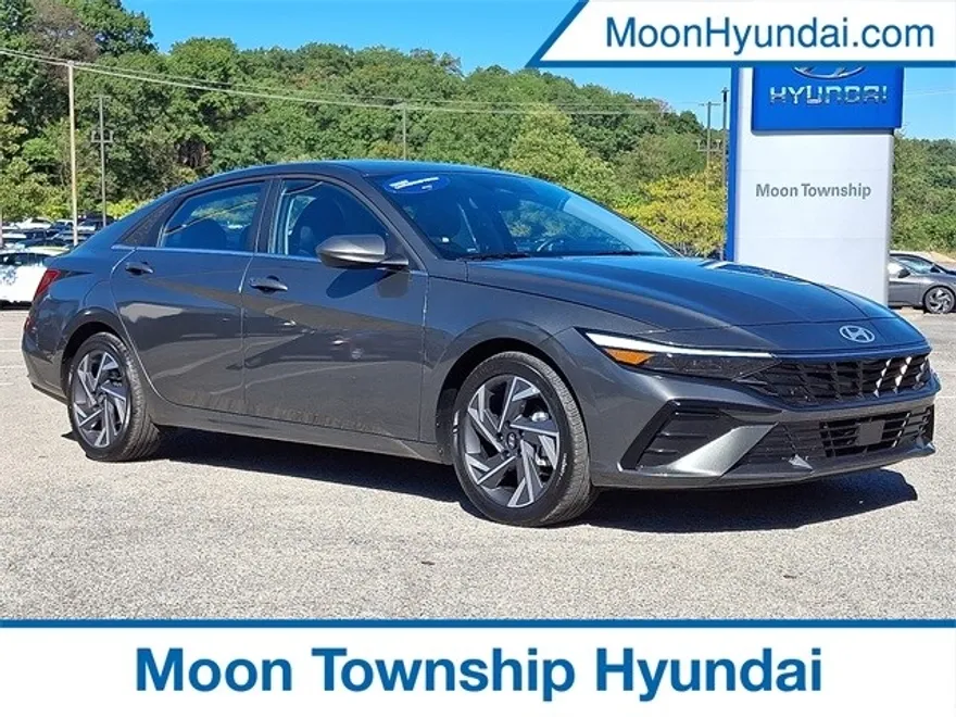 2025 Hyundai Elantra SEL Convenience photo 1