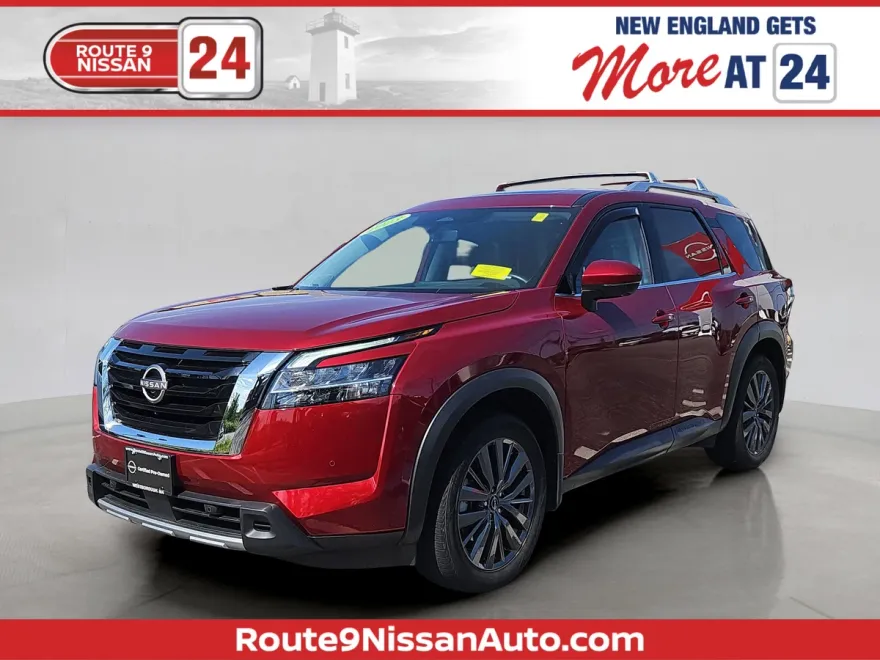 2023 Nissan Pathfinder SL photo 1