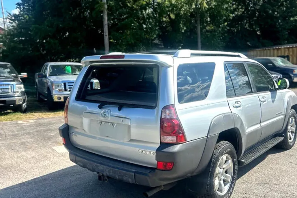 2003 Toyota 4Runner SR5 V8 4WD photo 1