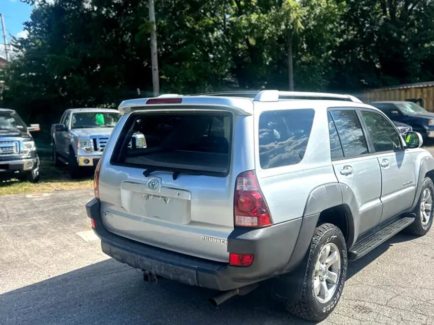 2003 Toyota 4Runner SR5 V8 4WD photo 1