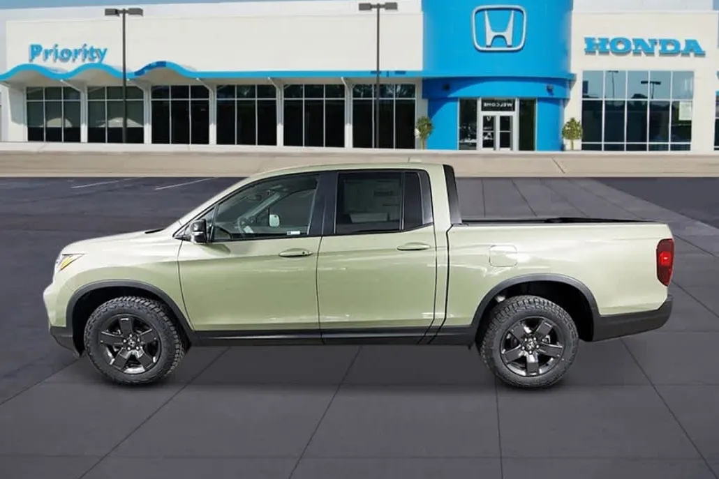 2026 Honda Ridgeline TrailSport photo 1