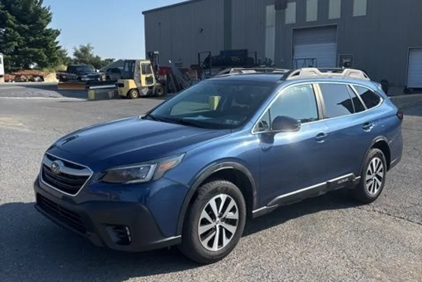 2020 Subaru Outback Premium photo 1