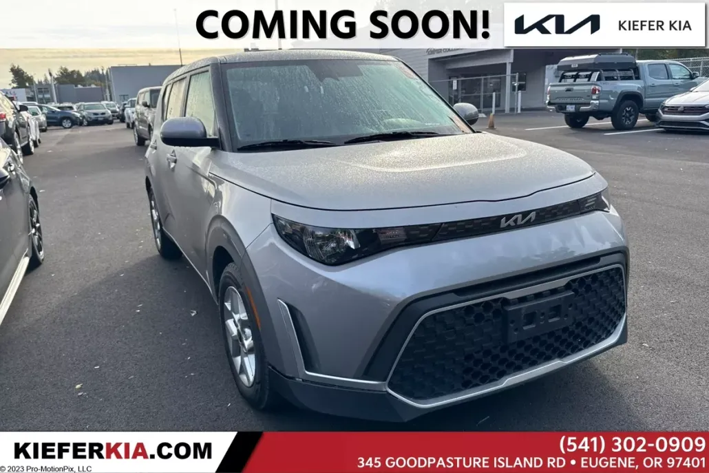 2023 Kia Soul LX photo 1