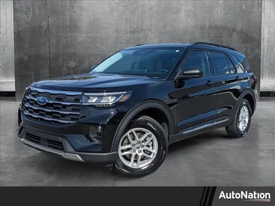 2025 Ford Explorer photo 1