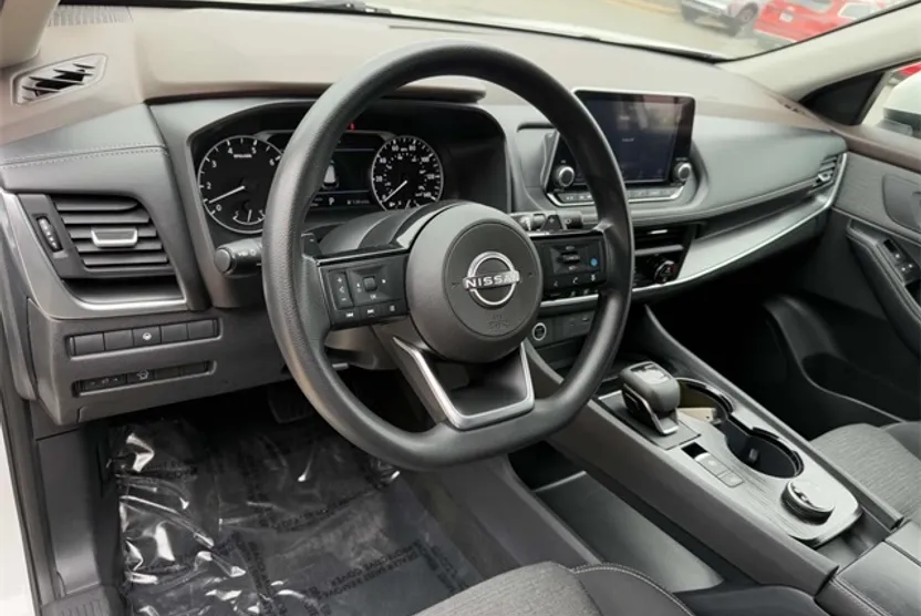 2023 Nissan Rogue SV photo 1