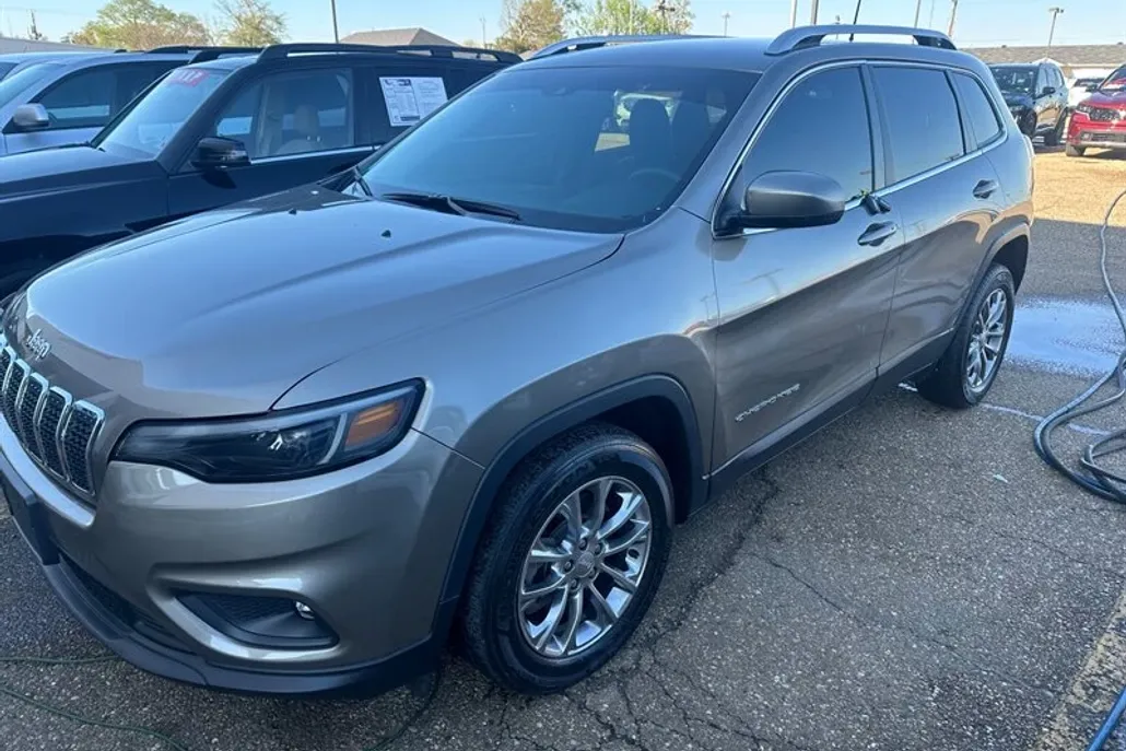 2021 Jeep Cherokee Latitude photo 1