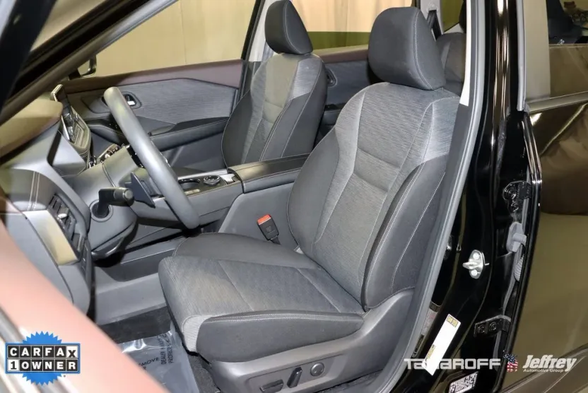 2023 Nissan Rogue SV photo 1