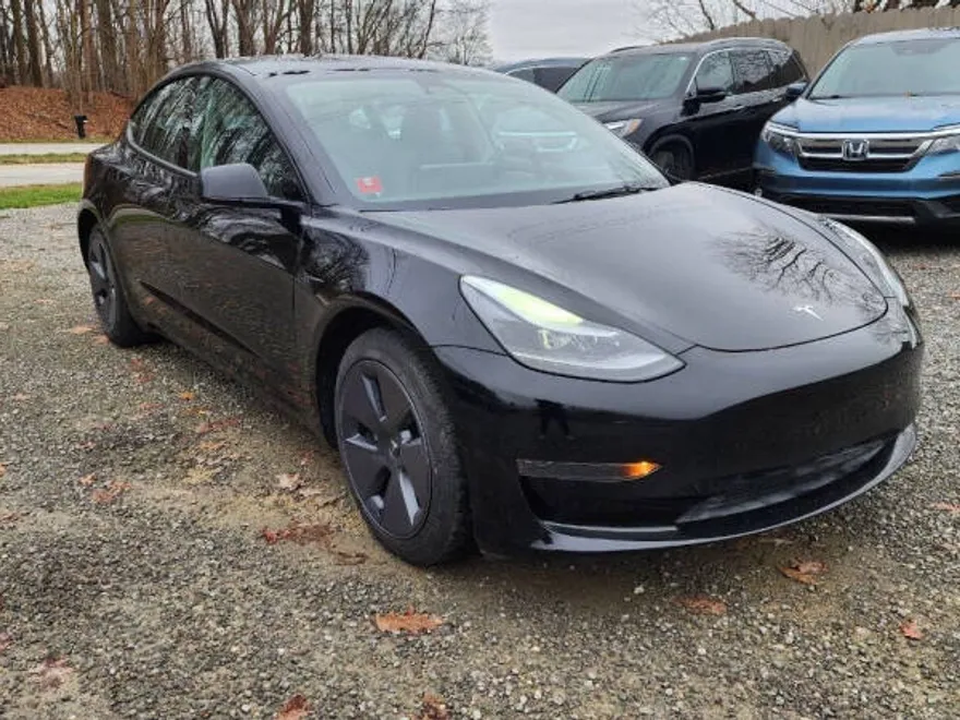 2023 Tesla Model 3 photo 1