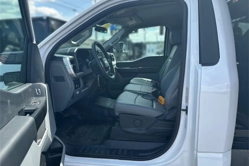 2025 Ford F-350 photo 1