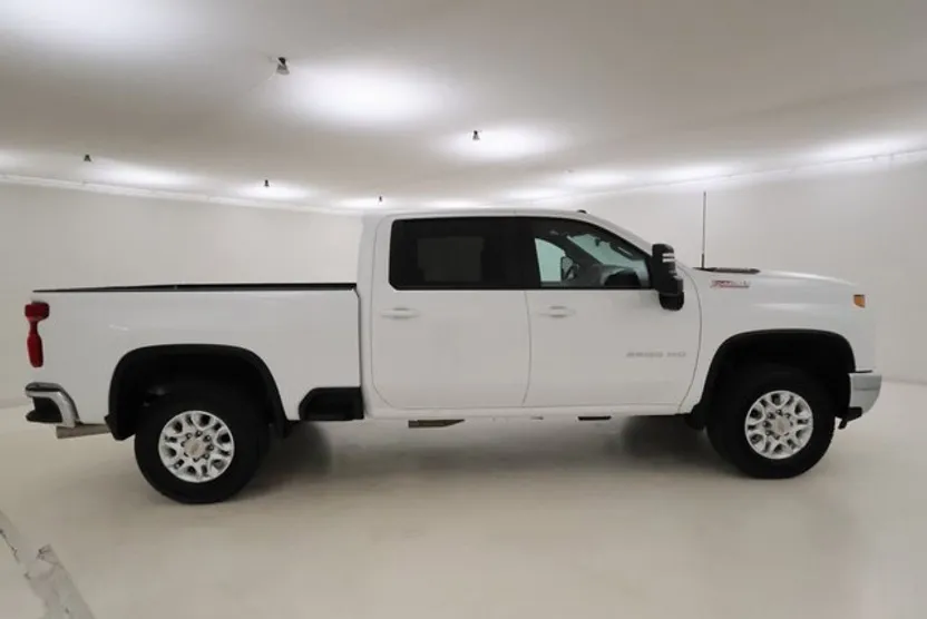 2025 Chevrolet Silverado 2500HD LT photo 1