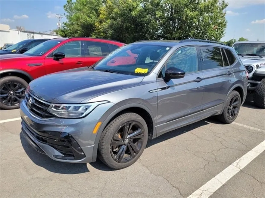 2023 Volkswagen Tiguan SE R-Line Black photo 1