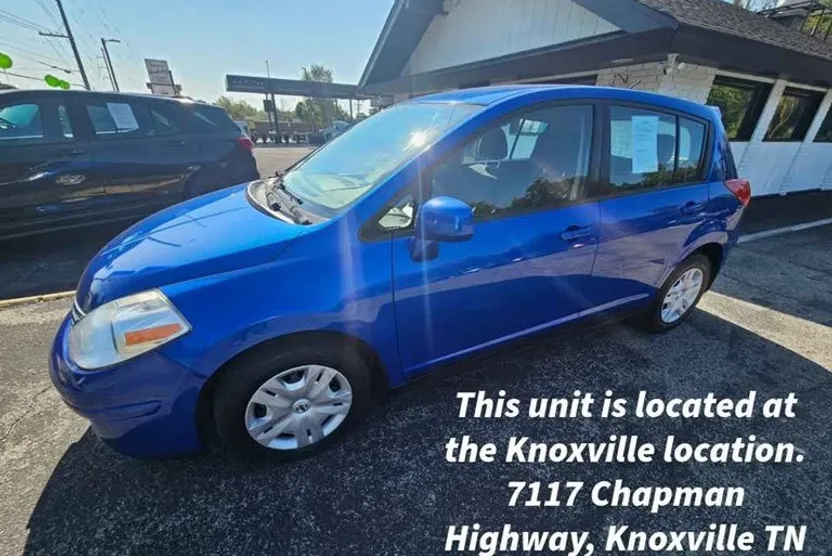 2012 Nissan Versa 1.8 S photo 1