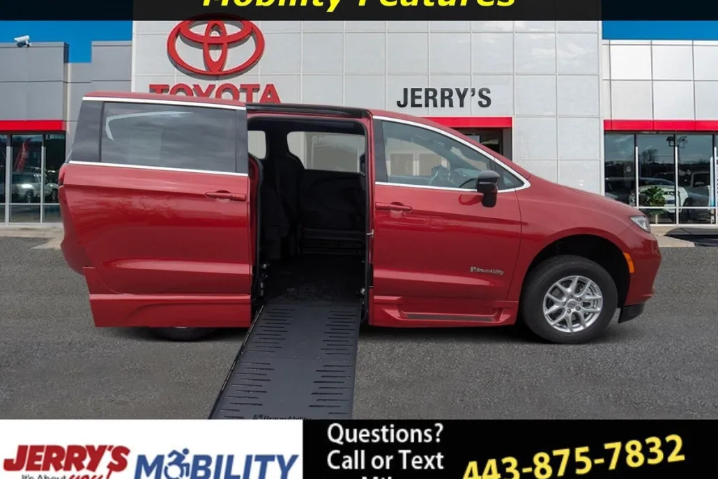 2025 Chrysler Pacifica SR5 photo 1