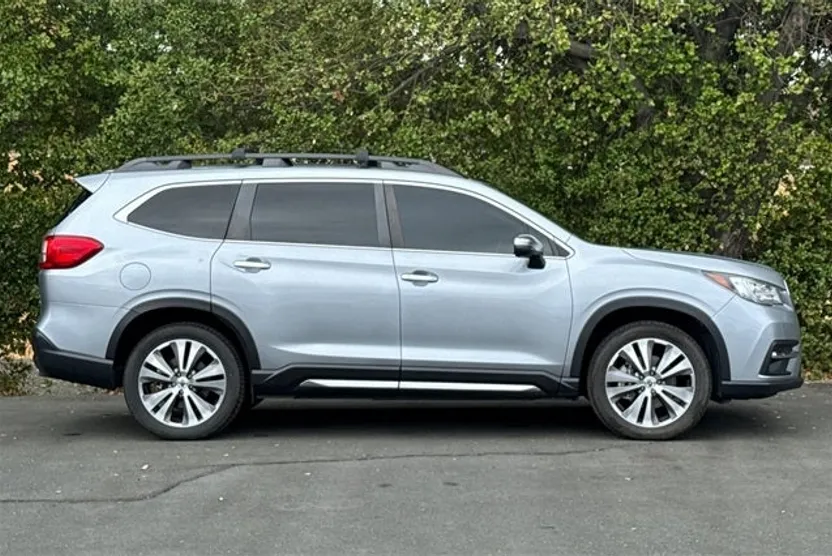 2022 Subaru Ascent Touring photo 1