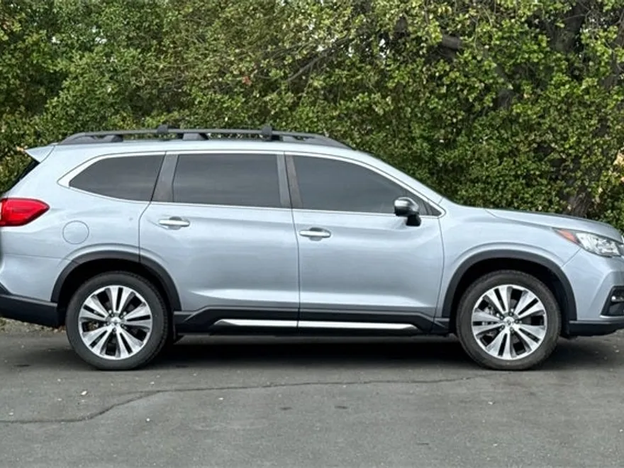 2022 Subaru Ascent Touring photo 1