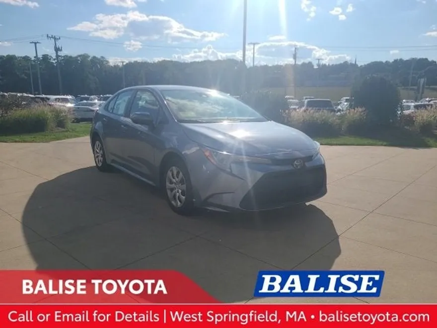 2022 Toyota Corolla LE photo 1