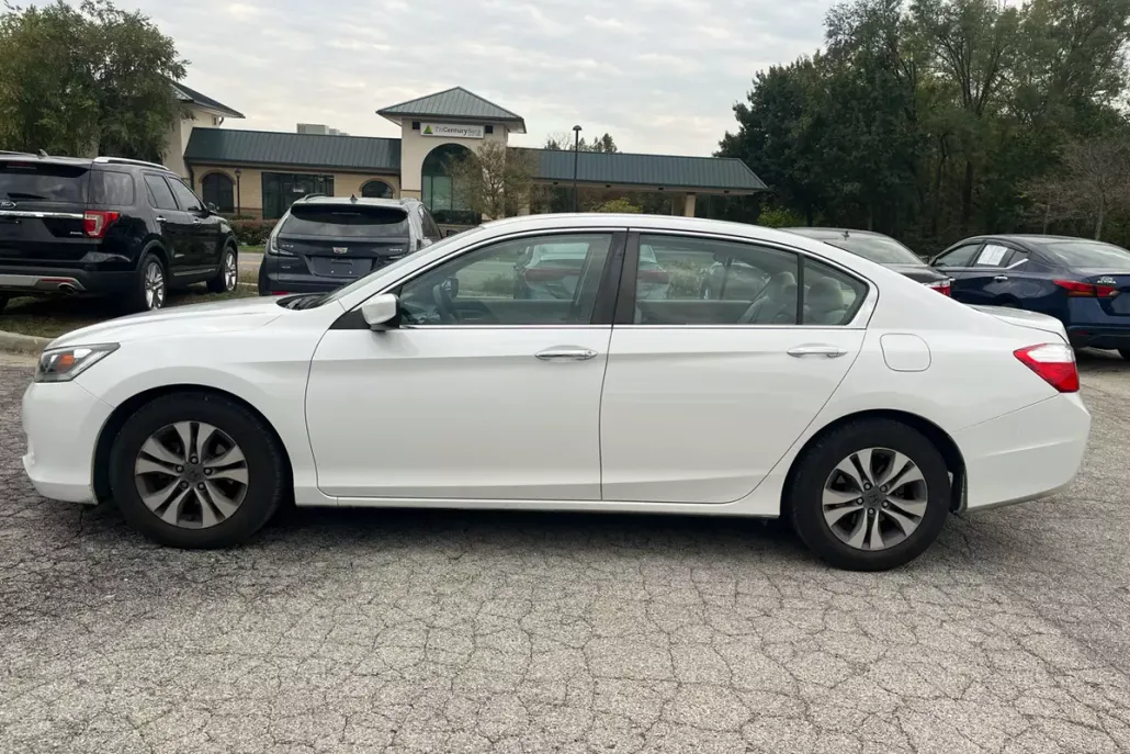 2013 Honda Accord LX photo 1