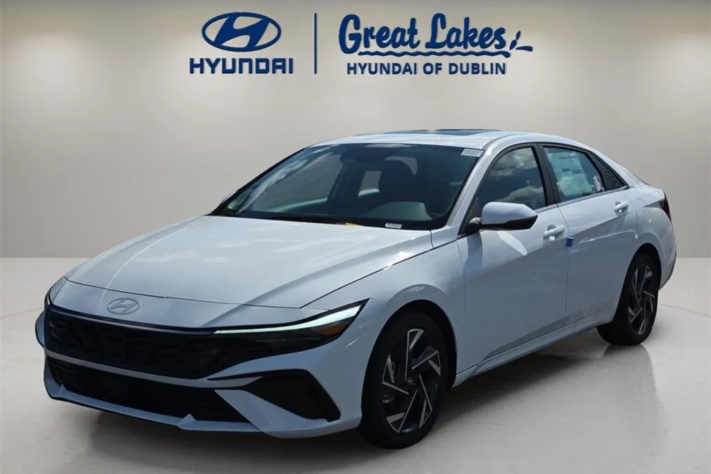 2025 Hyundai Elantra Limited photo 1