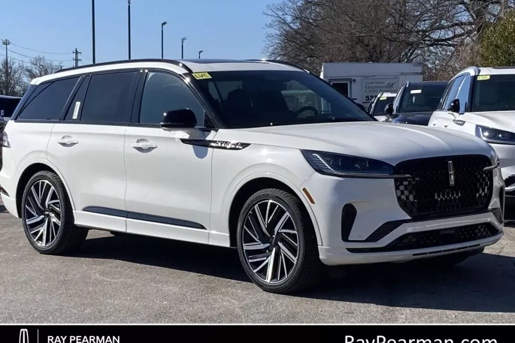 2025 Lincoln Aviator Black Label photo 1