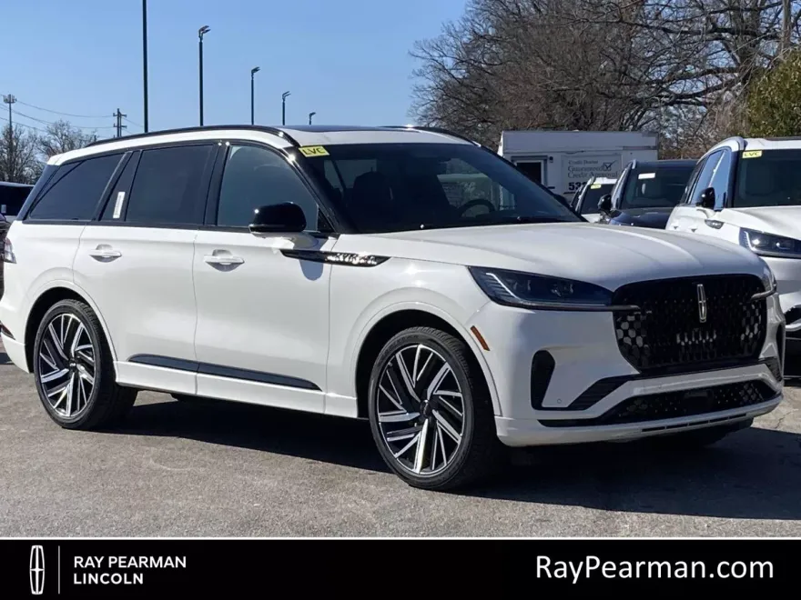 2025 Lincoln Aviator Black Label photo 1