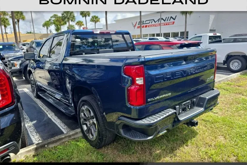 2023 Chevrolet Silverado 1500 High Country photo 1