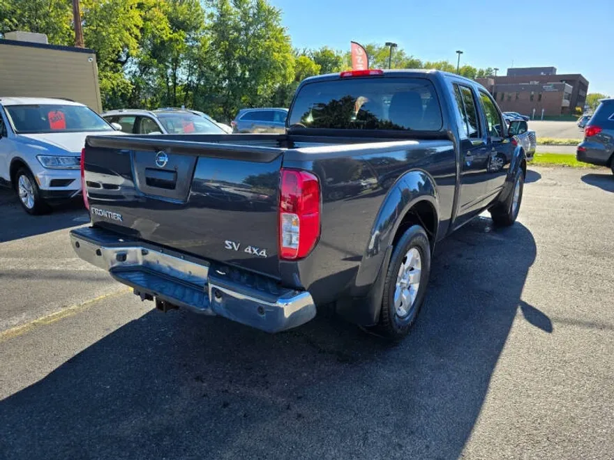 2013 Nissan Frontier SV photo 1