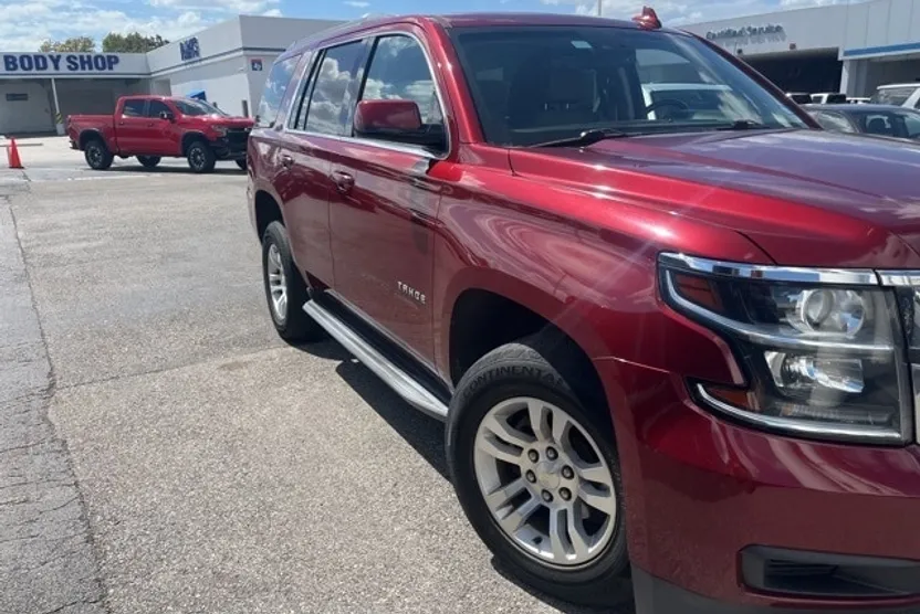 2018 Chevrolet Tahoe LT photo 1