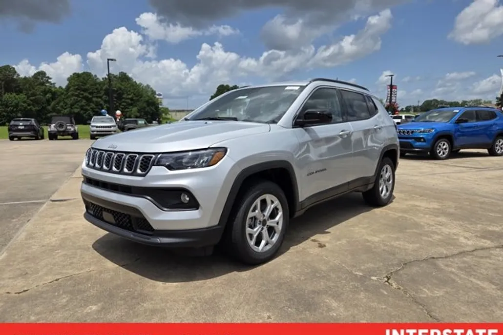 2025 Jeep Compass Latitude photo 1