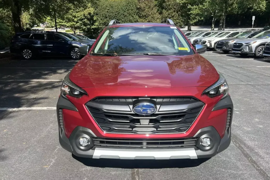 2025 Subaru Outback Touring photo 1